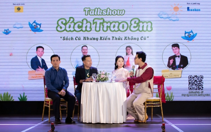 Tủ sách nhỏ mở ước mơ lớn - Ảnh 1.