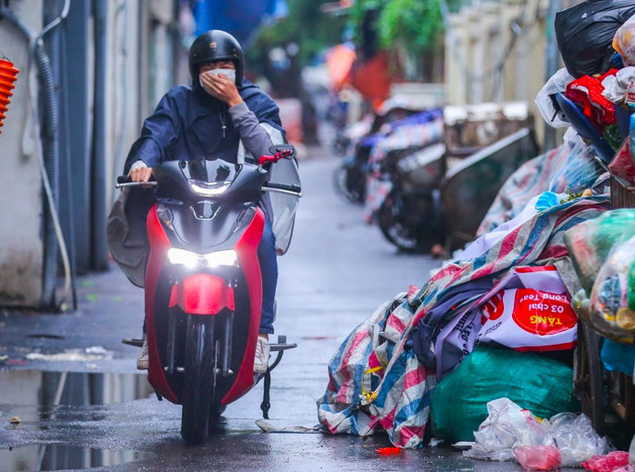 Hà Nội dự kiến tăng rất mạnh giá thu gom rác- Ảnh 1. Hà Nội dự kiến tăng rất mạnh giá thu gom rác- Ảnh 1.