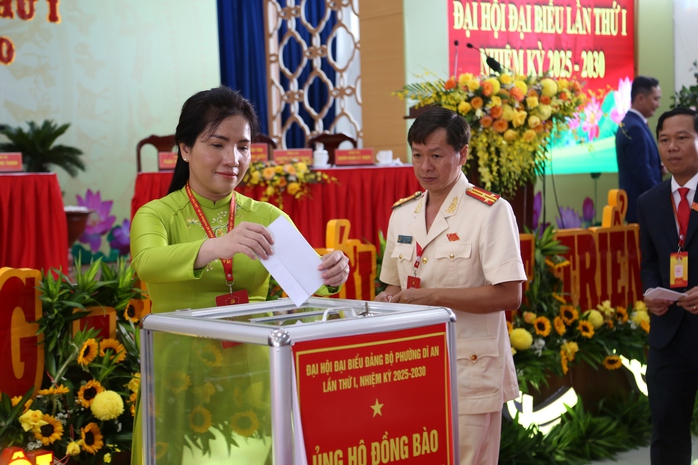 Chủ tịch UBND TP HCM: Phường Dĩ An cần mời gọi nhà đầu tư cùng tham gia chỉnh trang đô thị- Ảnh 5. Chủ tịch UBND TP HCM: Phường Dĩ An cần mời gọi nhà đầu tư cùng tham gia chỉnh trang đô thị- Ảnh 5.