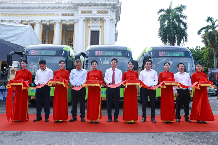 Thêm tuyến xe buýt điện miễn phí cho người dân tham quan Hà Nội- Ảnh 1.