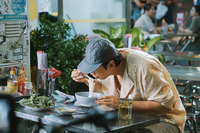 "Hoàng tử châu Á" Lee Kwang-soo say nắng "nàng thơ Việt Nam" Hoàng Hà- Ảnh 10.