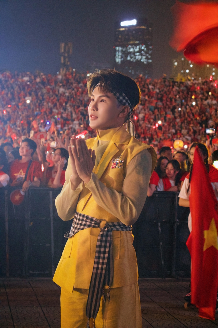 Câu chuyện “khó nói” của rapper Tiêu Minh Phụng
- Ảnh 1. Câu chuyện “khó nói” của rapper Tiêu Minh Phụng
- Ảnh 1.