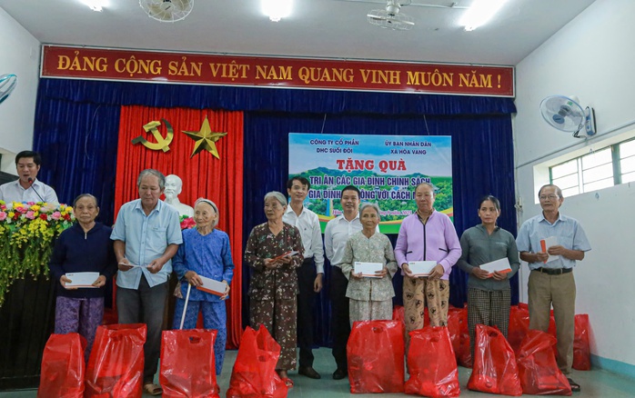 Trao tặng 76 suất quà, trị giá hơn 260 triệu đồng cho các gia đình chính sách- Ảnh 4. Trao tặng 76 suất quà, trị giá hơn 260 triệu đồng cho các gia đình chính sách- Ảnh 4.