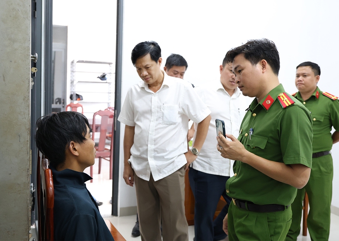 Hành vi đồi bại của đối tượng đã có vợ con đối với bé gái 13 tuổi - Ảnh 1. Hành vi đồi bại của đối tượng đã có vợ con đối với bé gái 13 tuổi - Ảnh 1.