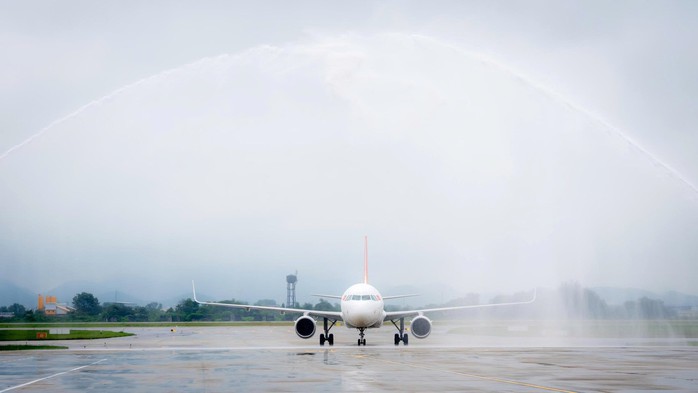 2 máy bay mới của Sun PhuQuoc Airways nối đuôi nhau hạ cánh xuống Nội Bài- Ảnh 4. 2 máy bay mới của Sun PhuQuoc Airways nối đuôi nhau hạ cánh xuống Nội Bài- Ảnh 4.