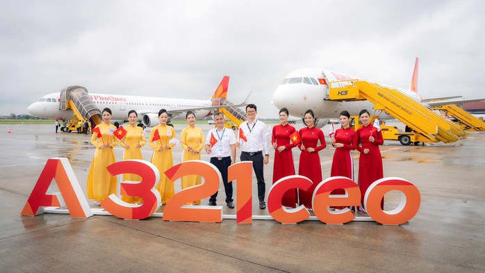 2 máy bay mới của Sun PhuQuoc Airways nối đuôi nhau hạ cánh xuống Nội Bài- Ảnh 8. 2 máy bay mới của Sun PhuQuoc Airways nối đuôi nhau hạ cánh xuống Nội Bài- Ảnh 8.