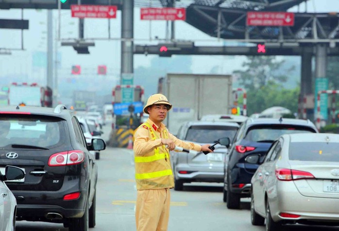Phân luồng, hạn chế phương tiện vào Hà Nội để phục vụ đại lễ A80 - Ảnh 1.