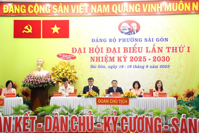 Chủ tịch UBND TP HCM Nguyễn Văn Được dự và chỉ đạo đại hội phường Sài Gòn- Ảnh 4. Chủ tịch UBND TP HCM Nguyễn Văn Được dự và chỉ đạo đại hội phường Sài Gòn- Ảnh 4.