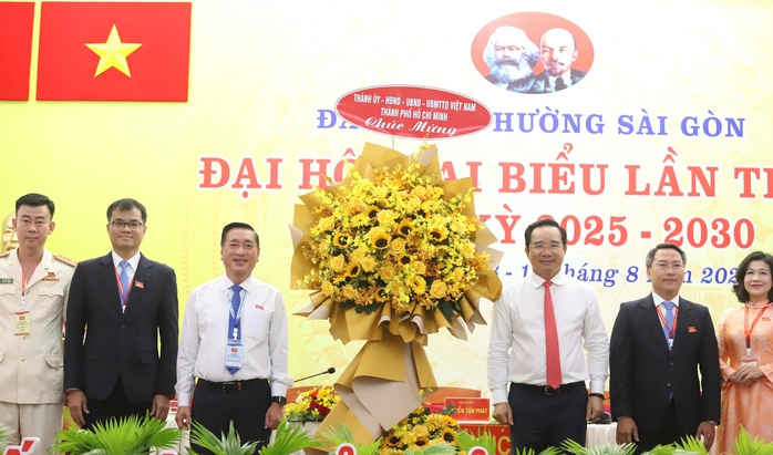 Chủ tịch UBND TP HCM Nguyễn Văn Được dự và chỉ đạo đại hội phường Sài Gòn- Ảnh 2. Chủ tịch UBND TP HCM Nguyễn Văn Được dự và chỉ đạo đại hội phường Sài Gòn- Ảnh 2.
