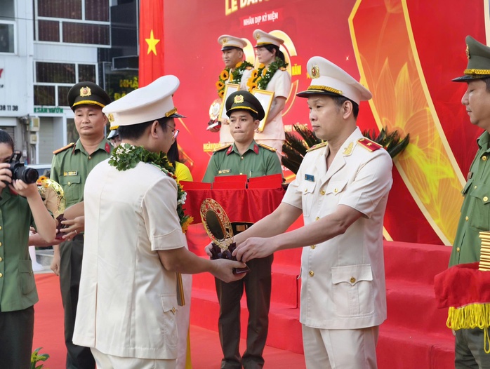 Chủ tịch UBND TP HCM Nguyễn Văn Được, Trung tướng Mai Hoàng dự nhiều chương trình - Ảnh 4.
