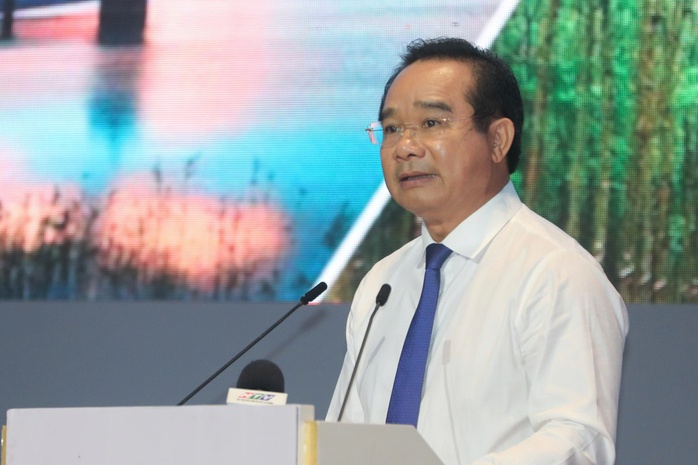 TP HCM phát huy tinh thần "5 đi đầu" - Ảnh 1. TP HCM phát huy tinh thần "5 đi đầu" - Ảnh 1.
