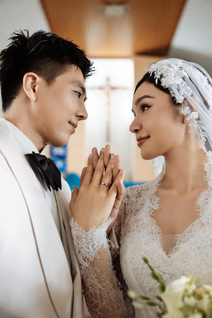 Người mẫu Thu Trang và Quang Sơn về chung nhà- Ảnh 6. Người mẫu Thu Trang và Quang Sơn về chung nhà- Ảnh 6.