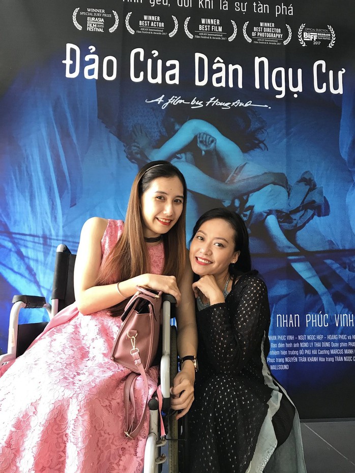 Hồng Ánh thương tiếc diễn viên đóng thế phim "Đảo của dân ngụ cư" - Ảnh 1.
