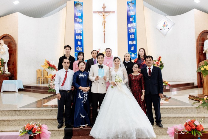 Người mẫu Thu Trang và Quang Sơn về chung nhà- Ảnh 11. Người mẫu Thu Trang và Quang Sơn về chung nhà- Ảnh 11.