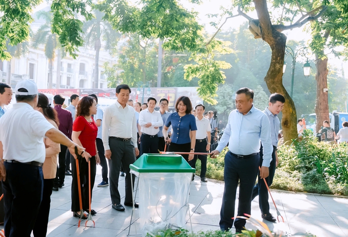 Chủ tịch UBND TP Hà Nội kêu gọi người dân làm sạch môi trường- Ảnh 2.