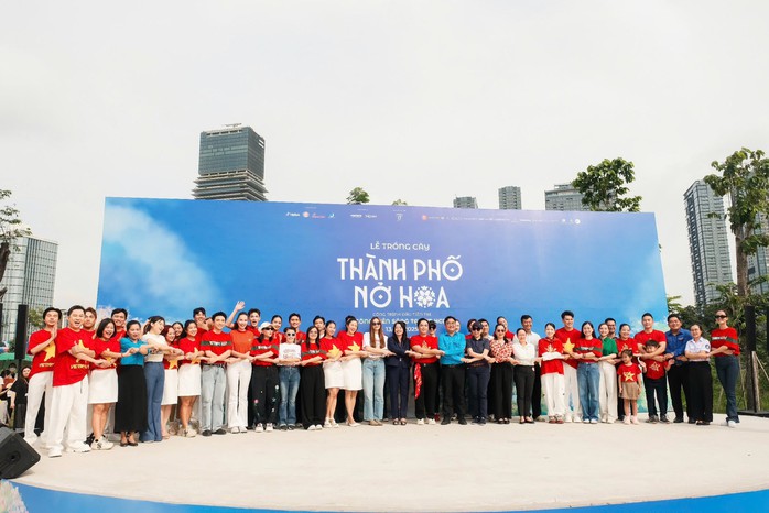 Vì sao bộ sưu tập Viet Nam Love "cháy hàng"?   - Ảnh 2.