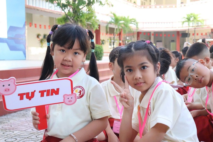 Vỡ òa cảm xúc trong ngày "Hôm nay, em vào lớp 1"- Ảnh 17.