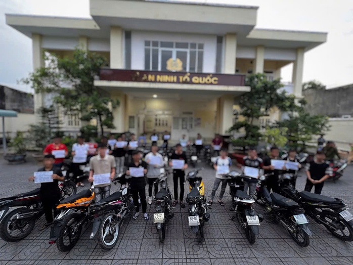 Công an TP HCM khởi tố 21 thanh niên lạng lách, đánh võng ở xã Phước Hải- Ảnh 2.