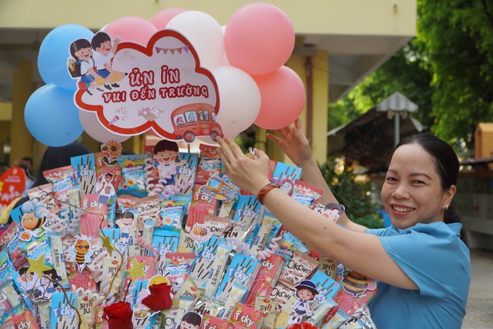 Vỡ òa cảm xúc trong ngày "Hôm nay, em vào lớp 1"- Ảnh 14.