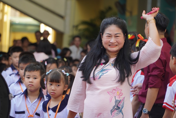 Vỡ òa cảm xúc trong ngày "Hôm nay, em vào lớp 1"- Ảnh 7.