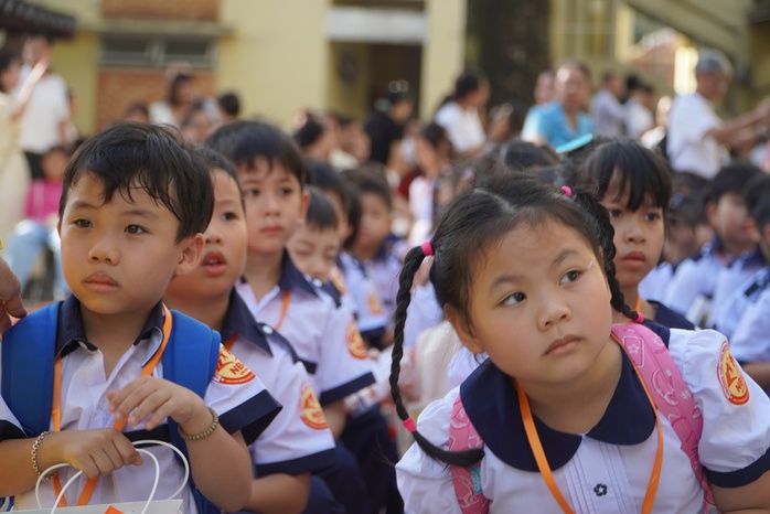 Vỡ òa cảm xúc trong ngày "Hôm nay, em vào lớp 1"- Ảnh 12.