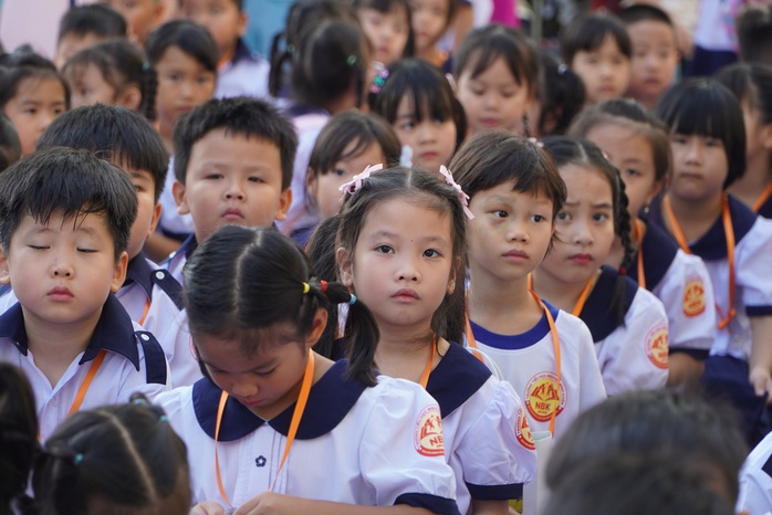 Vỡ òa cảm xúc trong ngày "Hôm nay, em vào lớp 1"- Ảnh 19.