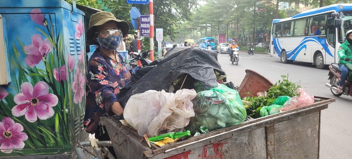 Lúng túng phân loại rác tại nguồn - Ảnh 1.