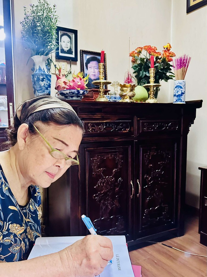 "Hồn thơ ngọc" – Hành trình gìn giữ và lan tỏa di sản sân khấu của tác giả Lê Duy Hạnh- Ảnh 3.