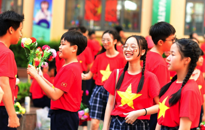 Hà Nội cho học sinh nội thành nghỉ học trong 3 ngày hợp luyện, sơ duyệt, tổng duyệt A80- Ảnh 1.