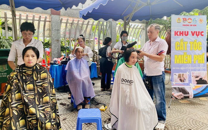 Một buổi sáng ý nghĩa ở phường Sài Gòn, TP HCM- Ảnh 12. Một buổi sáng ý nghĩa ở phường Sài Gòn, TP HCM- Ảnh 12.
