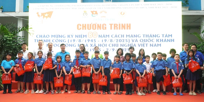 Một buổi sáng ý nghĩa ở phường Sài Gòn, TP HCM- Ảnh 9. Một buổi sáng ý nghĩa ở phường Sài Gòn, TP HCM- Ảnh 9.