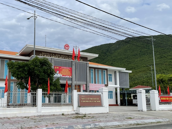 Hàng loạt cựu cán bộ tỉnh Khánh Hòa lãnh án tù vì "phù phép" sổ đỏ - Ảnh 1.