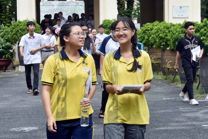 Điểm chuẩn ĐH 2025 và cách xác nhận nhập học cho thí sinh cần biết - Ảnh 1. Điểm chuẩn ĐH 2025 và cách xác nhận nhập học cho thí sinh cần biết - Ảnh 1.