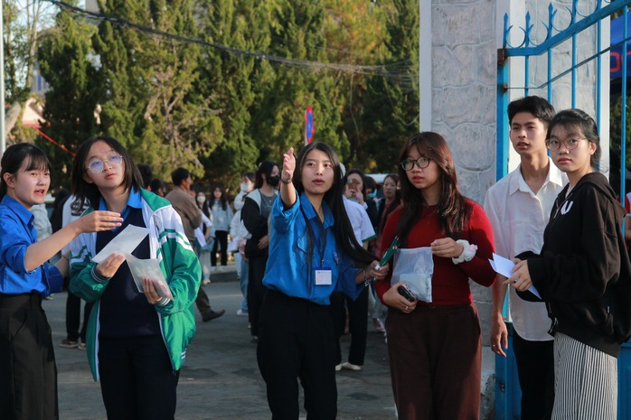 Điểm chuẩn Trường ĐH Đà Lạt năm 2025 tăng vọt: Ngành sư phạm dẫn đầu - Ảnh 1. Điểm chuẩn Trường ĐH Đà Lạt năm 2025 tăng vọt: Ngành sư phạm dẫn đầu - Ảnh 1.