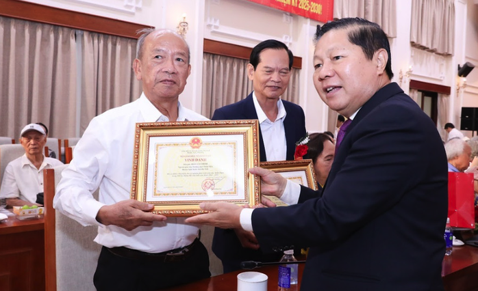 Trân trọng, biết ơn các nhà giáo đi B trong cuộc kháng chiến chống Mỹ- Ảnh 2. Trân trọng, biết ơn các nhà giáo đi B trong cuộc kháng chiến chống Mỹ- Ảnh 2.