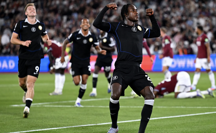 Thắng vùi dập chủ nhà West Ham 5-1, Chelsea lên đỉnh bảng Ngoại hạng Anh- Ảnh 7. Thắng vùi dập chủ nhà West Ham 5-1, Chelsea lên đỉnh bảng Ngoại hạng Anh- Ảnh 7.