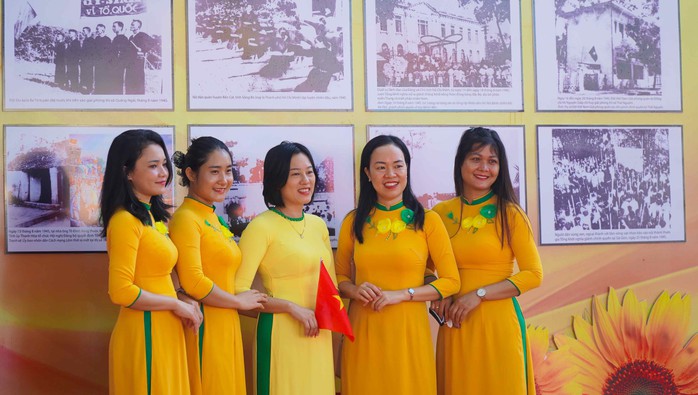 Triển lãm ảnh từ kỷ nguyên độc lập, thống nhất đất nước đến kỷ nguyên vươn mình của dân tộc- Ảnh 5. Triển lãm ảnh từ kỷ nguyên độc lập, thống nhất đất nước đến kỷ nguyên vươn mình của dân tộc- Ảnh 5.