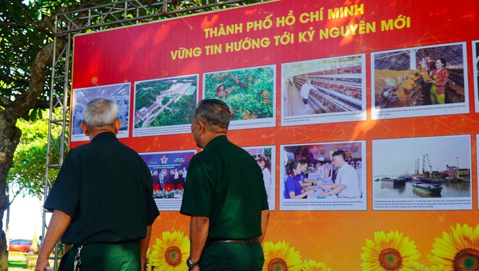 Triển lãm ảnh từ kỷ nguyên độc lập, thống nhất đất nước đến kỷ nguyên vươn mình của dân tộc- Ảnh 7. Triển lãm ảnh từ kỷ nguyên độc lập, thống nhất đất nước đến kỷ nguyên vươn mình của dân tộc- Ảnh 7.