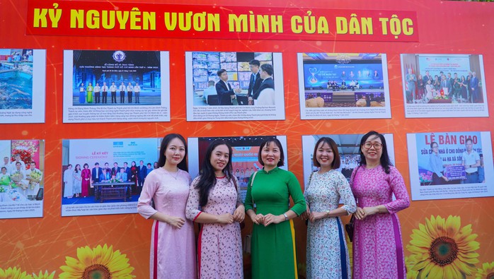 Triển lãm ảnh từ kỷ nguyên độc lập, thống nhất đất nước đến kỷ nguyên vươn mình của dân tộc- Ảnh 8. Triển lãm ảnh từ kỷ nguyên độc lập, thống nhất đất nước đến kỷ nguyên vươn mình của dân tộc- Ảnh 8.