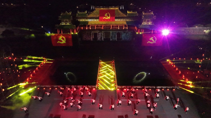 Thủ tướng Phạm Minh Chính dự chương trình Thời cơ vàng tại điểm cầu Huế - Ảnh 7.