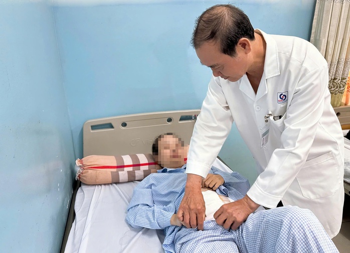 Em bé chào đời khoẻ mạnh khi mẹ mắc ung thư đại tràng - Ảnh 1.