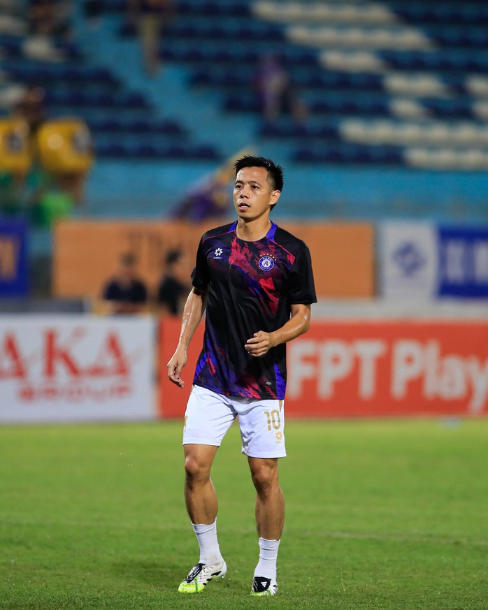 "Người nhện" Trần Trung Kiên giúp HAGL chia điểm với Hà Nội FC- Ảnh 1. "Người nhện" Trần Trung Kiên giúp HAGL chia điểm với Hà Nội FC- Ảnh 1.