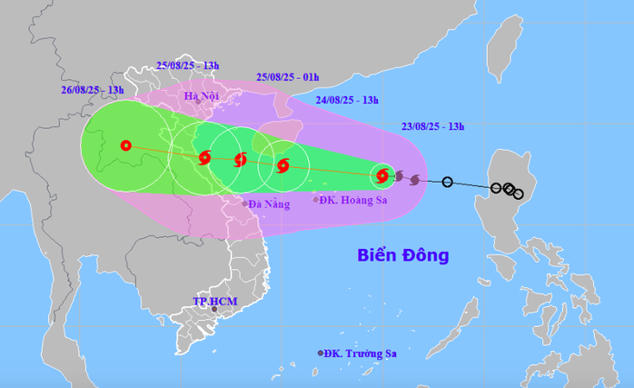 Bão số 5 Kajiki di chuyển nhanh hướng vào miền Trung , rủi ro thiên tai cao - Ảnh 1. Bão số 5 Kajiki di chuyển nhanh hướng vào miền Trung , rủi ro thiên tai cao - Ảnh 1.