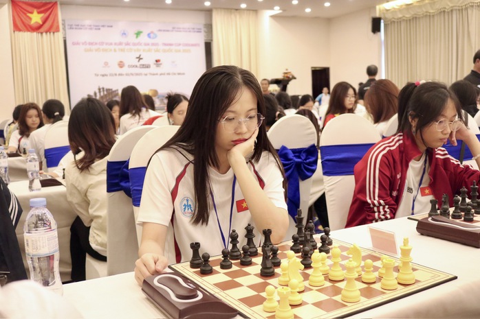 Nóng bỏng các cuộc tranh tài Giải Vô địch cờ vua xuất sắc quốc gia 2025 - Ảnh 3.