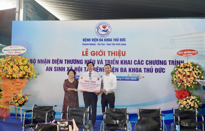 Bệnh viện Đa khoa Thủ Đức làm điều khiến nhiều người “bất ngờ” trong sáng 23-8- Ảnh 4. Bệnh viện Đa khoa Thủ Đức làm điều khiến nhiều người “bất ngờ” trong sáng 23-8- Ảnh 4.