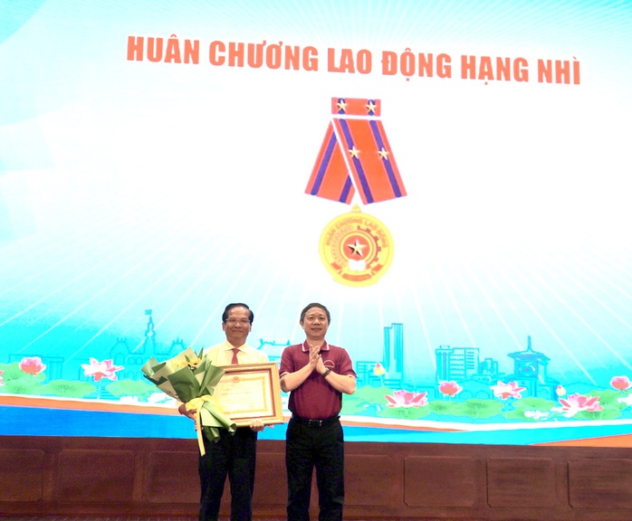 TP HCM tổ chức khen thưởng nhà nước cho cá nhân và tập thể xuất sắc - Ảnh 1. TP HCM tổ chức khen thưởng nhà nước cho cá nhân và tập thể xuất sắc - Ảnh 1.