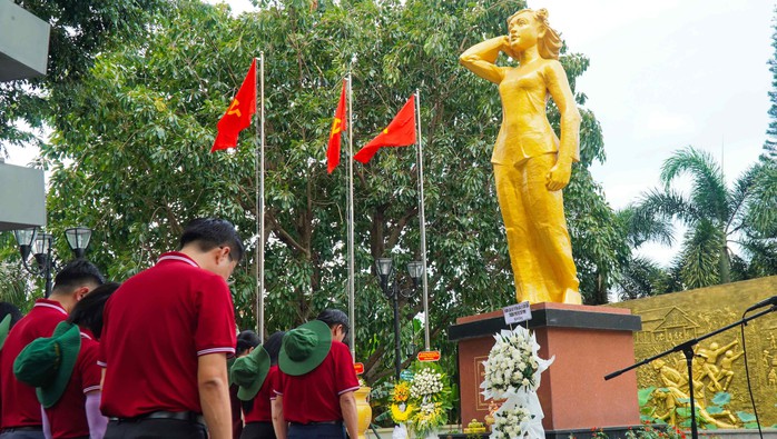 Dâng hương tưởng niệm Anh hùng liệt sĩ Võ Thị Sáu và Khu di tích lịch sử Minh Đạm- Ảnh 3. Dâng hương tưởng niệm Anh hùng liệt sĩ Võ Thị Sáu và Khu di tích lịch sử Minh Đạm- Ảnh 3.