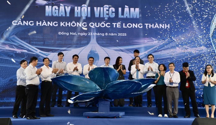 Gần 10.000 người dự ngày hội việc làm sân bay Long Thành- Ảnh 5. Gần 10.000 người dự ngày hội việc làm sân bay Long Thành- Ảnh 5.