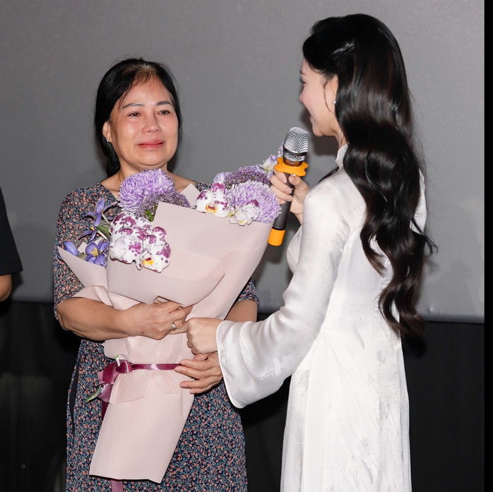 Hòa Minzy khẳng định "vị thế khủng long"- Ảnh 2. Hòa Minzy khẳng định "vị thế khủng long"- Ảnh 2.