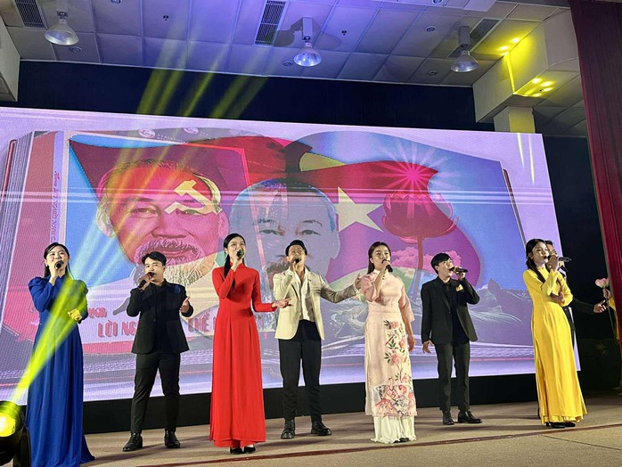 Dư âm sâu lắng "Lời Người như thể nước non" của nhạc sĩ Nguyễn Văn Sanh - Ảnh 10.